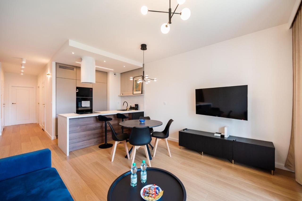 Wola Marble Apartment Varsovie Extérieur photo